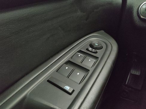 Used 2015 Chevrolet Traverse LT image 27