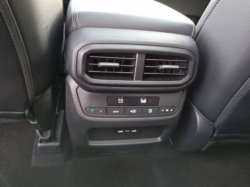 Certified 2025 Honda Pilot Touring image 11