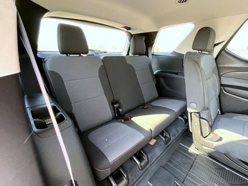 Used 2021 Chevrolet Traverse LT w/ LPO, Floor Liner Package image 20