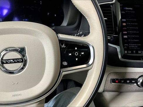 Used 2023 Volvo XC90 B6 Ultimate w/ Protection Package Premier image 19