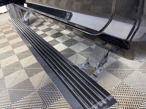 Used 2019 RAM 3500 Laramie image 13