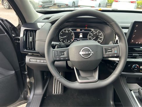 New 2026 Nissan Pathfinder SV image 6