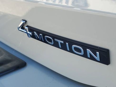 Used 2025 Volkswagen Tiguan SEL R-Line image 6