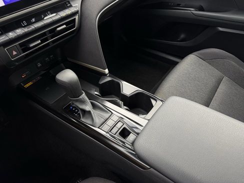 Used 2025 Toyota Camry SE image 19