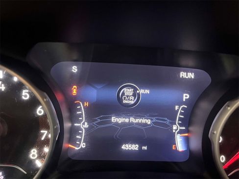 Used 2021 Jeep Compass Trailhawk image 24