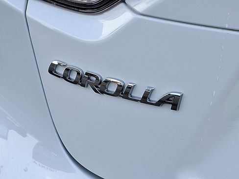 Used 2025 Toyota Corolla SE w/ Convenience Package image 31