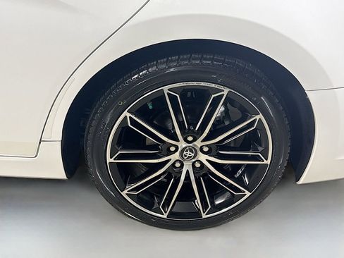 Certified 2019 Toyota Avalon Touring image 31