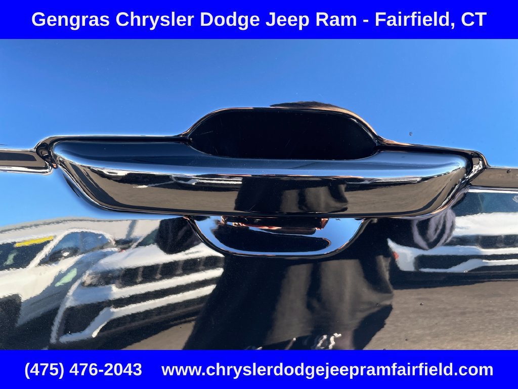 Used 2025 Jeep Grand Cherokee Limited AWD/4WD image 22