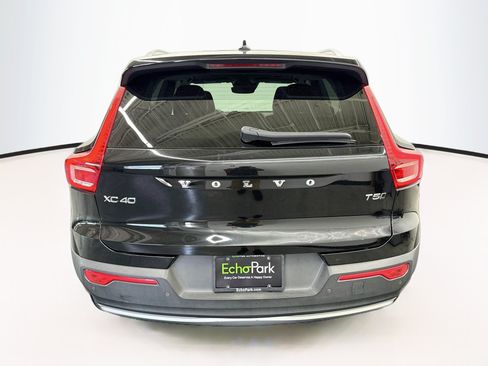 Used 2022 Volvo XC40 T5 Momentum AWD/4WD image 7