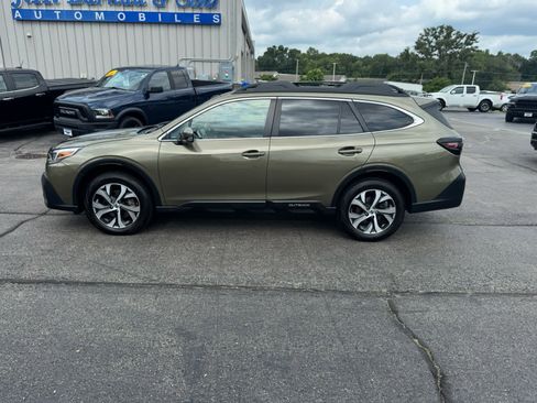 Used 2022 Subaru Outback Limited XT image 6