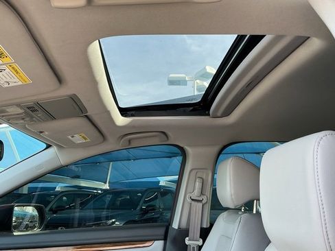 Used 2022 Honda CR-V Touring image 11