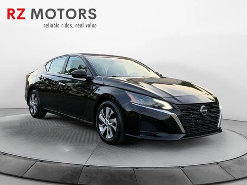 Used 2023 Nissan Altima 2.5 S FWD image 7
