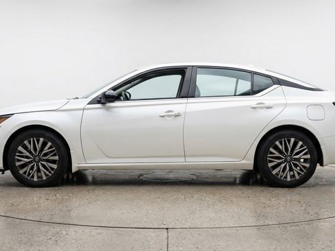 Used 2025 Nissan Altima 2.5 SV image 4