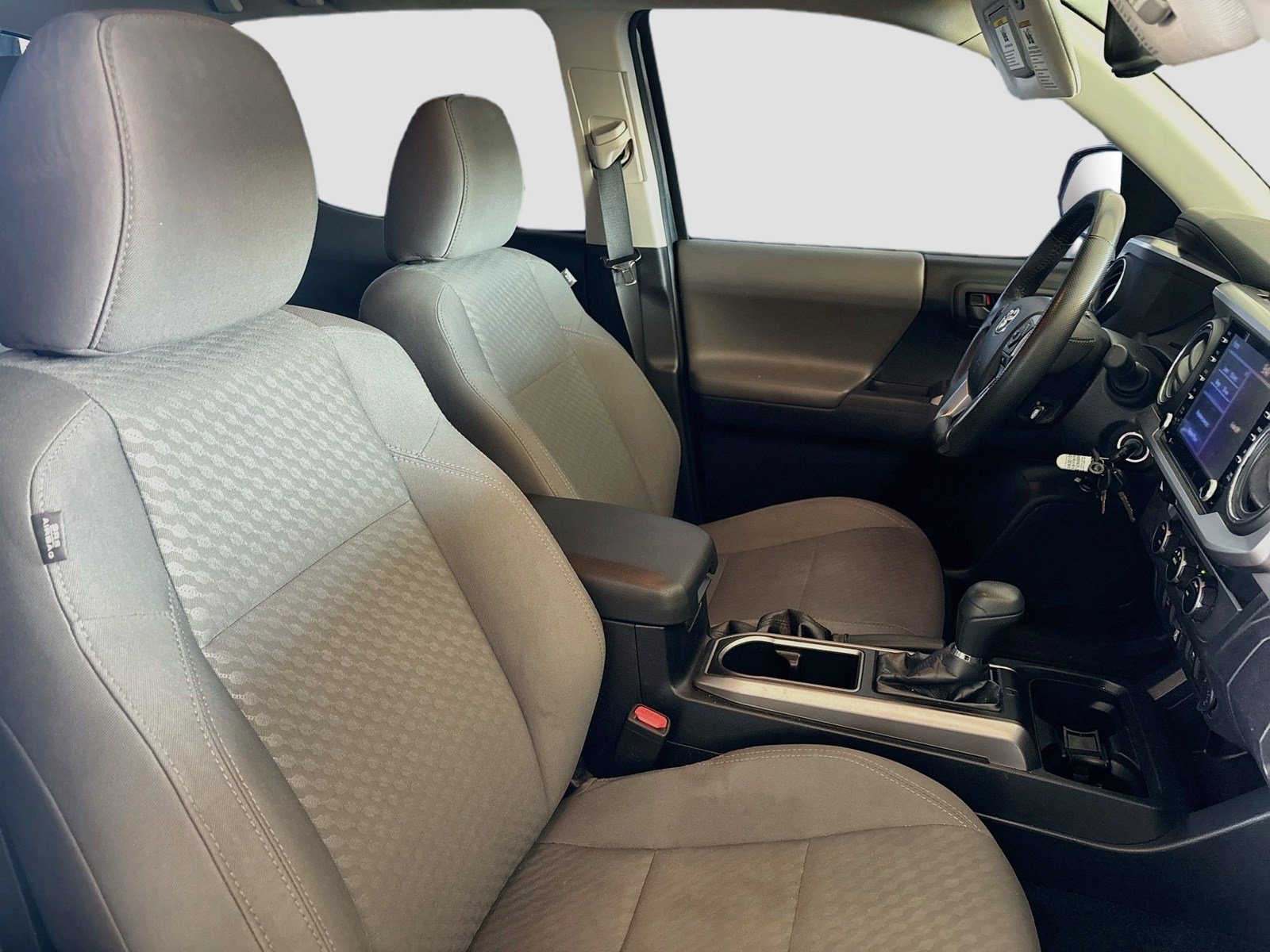 Used 2021 Toyota Tacoma SR5 RWD image 18