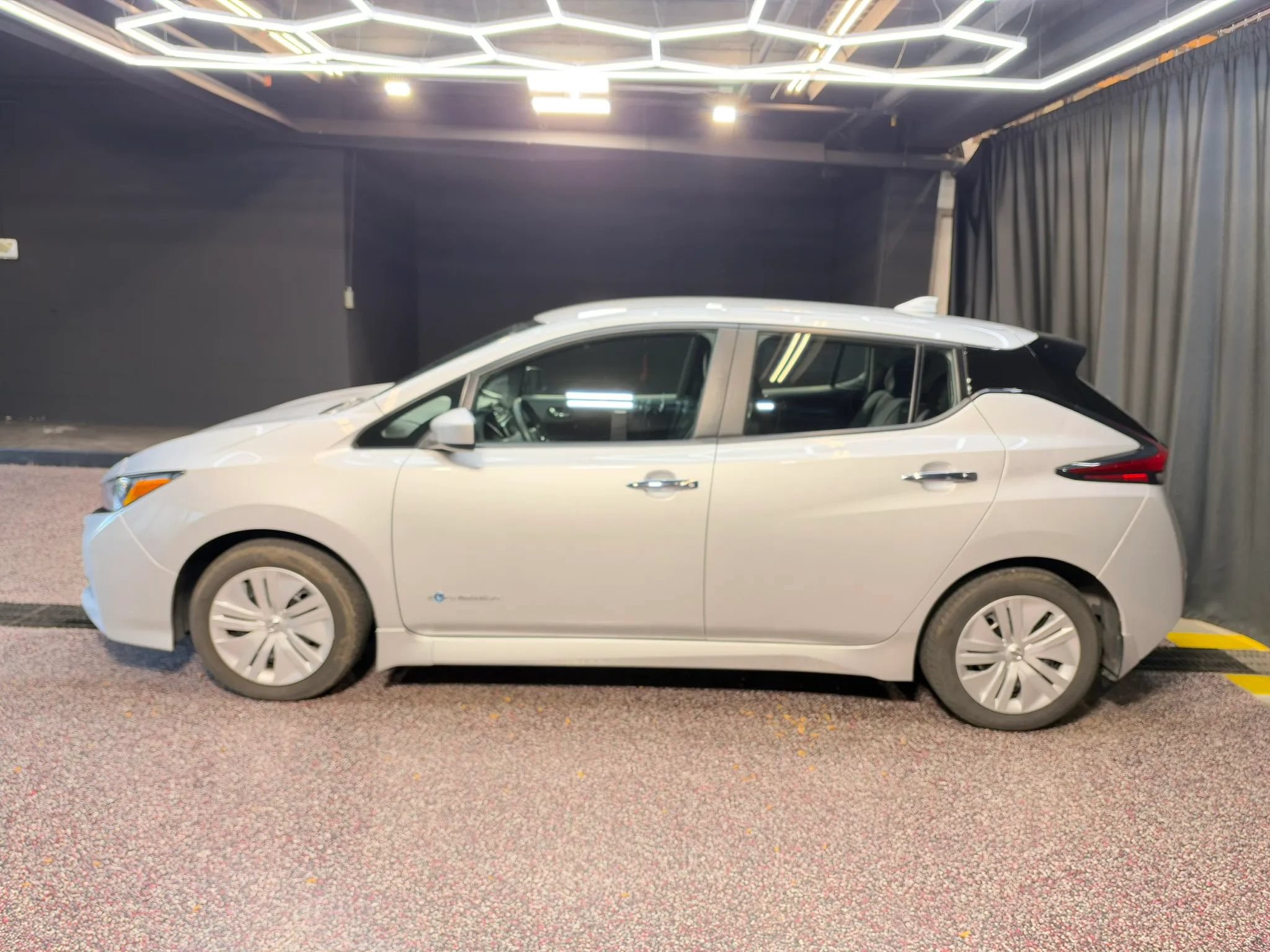 Used 2018 Nissan Leaf S w/ S Charge Package FWD image 4