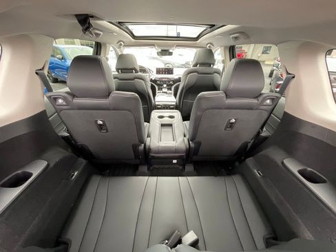 Used 2023 Acura MDX SH-AWD image 26