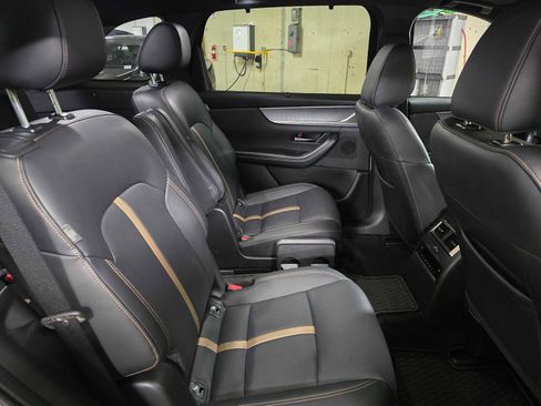 Used 2024 MAZDA CX-90 Plug-In Hybrid w/ Premium Plus image 12