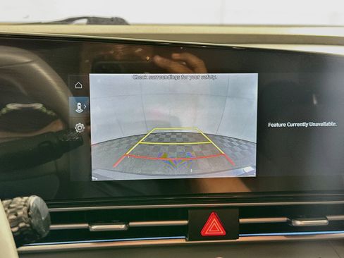 Used 2025 Hyundai Elantra SEL FWD image 23