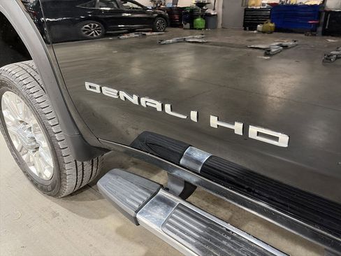 Used 2020 GMC Sierra 2500 Denali w/ Denali Ultimate Package image 11