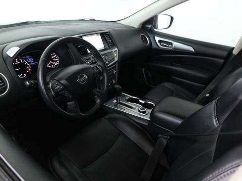Used 2020 Nissan Pathfinder SL AWD/4WD image 6