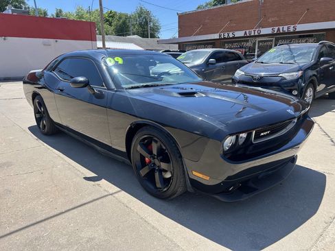 Used 2009 Dodge Challenger SRT8 w/ SRT Option Group II RWD image 22