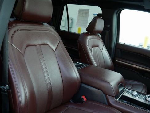 Used 2023 Ford Expedition Limited image 23