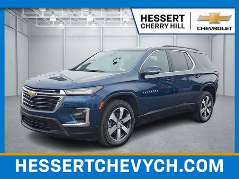 Certified 2023 Chevrolet Traverse LT w/ LT Premium Package image 1