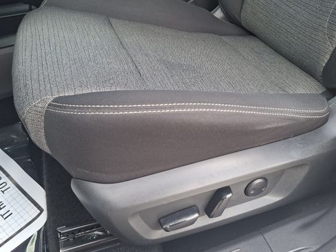 Certified 2021 Nissan Rogue SV FWD image 18
