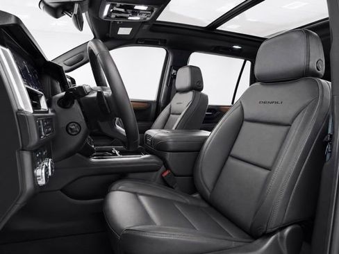 Used 2026 GMC Yukon Denali w/ Sun & Power Step Package AWD/4WD image 14
