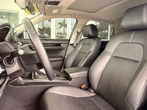 Used 2023 Honda Civic EX-L image 4