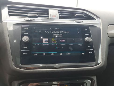 Used 2024 Volkswagen Tiguan SE R-Line image 19