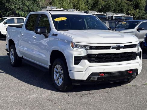 Used 2024 Chevrolet Silverado 1500 RST w/ Convenience Package II AWD/4WD image 5