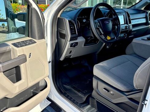 Used 2019 Ford F250 XLT w/ XLT Premium Package AWD/4WD image 17