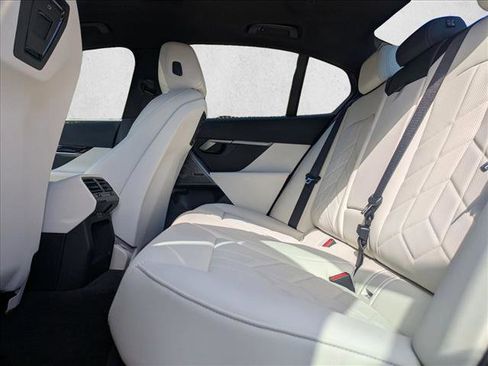 Used 2026 BMW i5 eDrive40 image 17