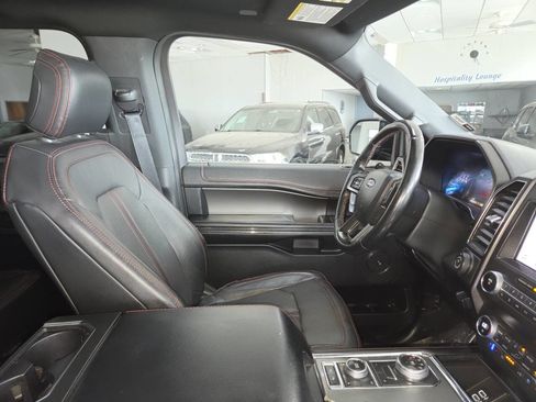 Used 2019 Ford Expedition Limited w/ Equipment Group 303A AWD/4WD image 31