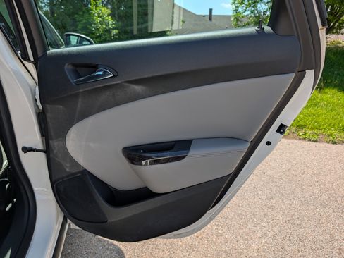 Used 2016 Buick Verano w/ Comfort Package FWD image 31