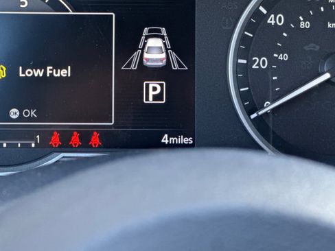 New 2025 Nissan Versa SR w/ Trunk Package image 21