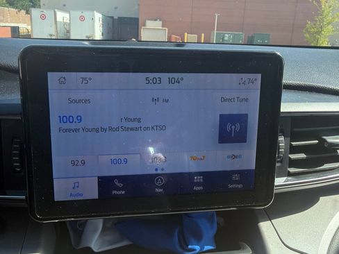 Used 2023 Ford Explorer XLT w/ Equipment Group 202A AWD/4WD image 8