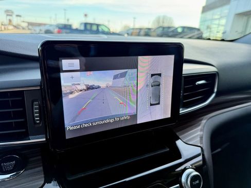 Used 2022 Ford Explorer Limited w/ Equipment Group 301A image 24