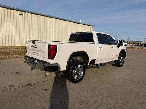 Used 2025 GMC Sierra 3500 SLT w/ SLT Premium Package image 3