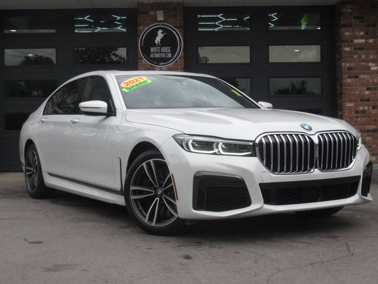 Used 2021 BMW 750i xDrive w/ Executive Package AWD/4WD image 1