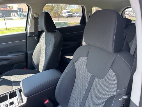 New 2026 Kia Sorento LX FWD image 8