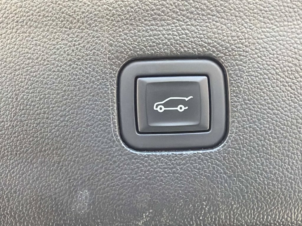 Used 2024 Buick Enclave Premium FWD image 15