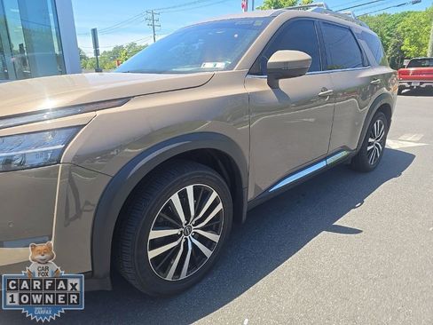 Used 2024 Nissan Pathfinder Platinum AWD/4WD image 5