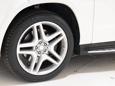 Used 2014 Mercedes-Benz GL 550 GL 550 4MATIC AWD 4dr SUV image 25