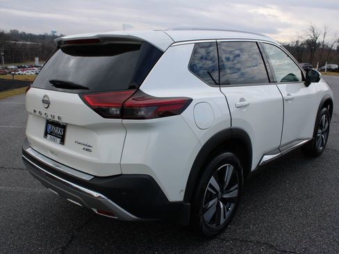 Used 2022 Nissan Rogue Platinum w/ Head-Up Display Package image 9