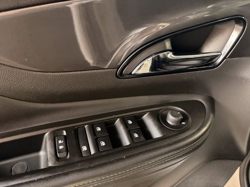 Used 2020 Buick Encore Preferred image 11