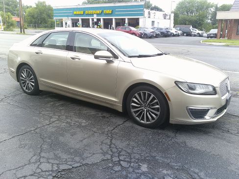 Used 2017 Lincoln MKZ Select w/ Technology Package FWD image 5