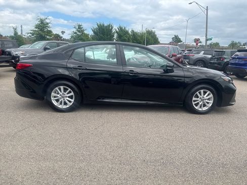 Used 2025 Toyota Camry LE w/ Convenience Package AWD/4WD image 8