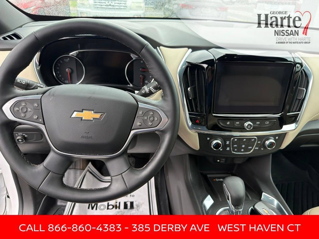 Used 2023 Chevrolet Traverse Premier AWD/4WD image 16